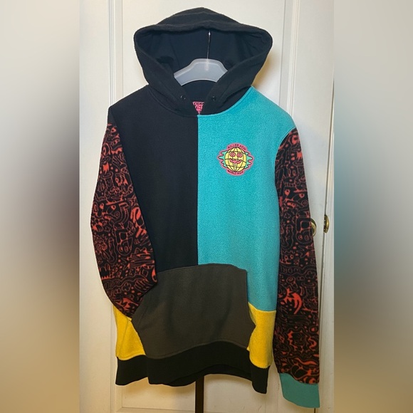 Unique sweater - Picture 3 of 4